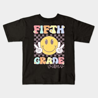 Fifth Grade Vibes Smile Face 5Th Grade Team Back To School Kids T-Shirt